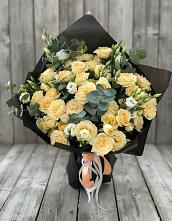 Букет цветов из:  Розы и Лизиантусы в Комаричах