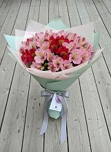 Букет цветов из:  Альстромерии в Комаричах