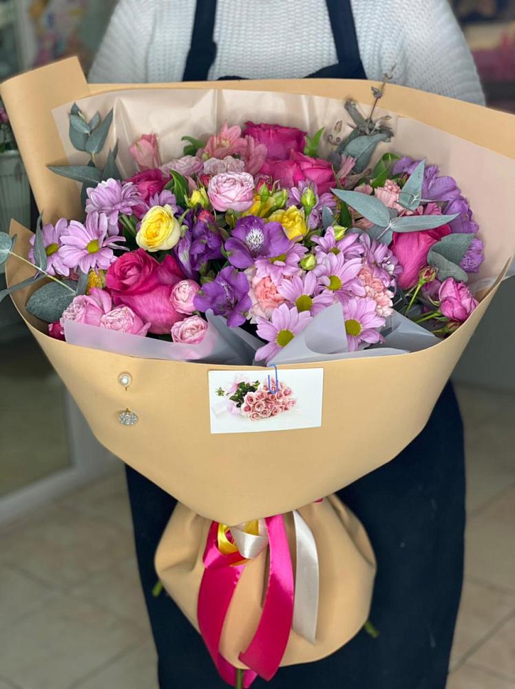 Букет цветов из: Хризантемы, Гвоздики и Альстромерии в Комаричах