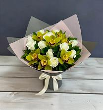 Букет цветов из:  Орхидеи и Розы в Комаричах