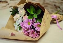 Букет цветов из:  Розы и Хризантемы #REPLACE_PRED# Комаричах