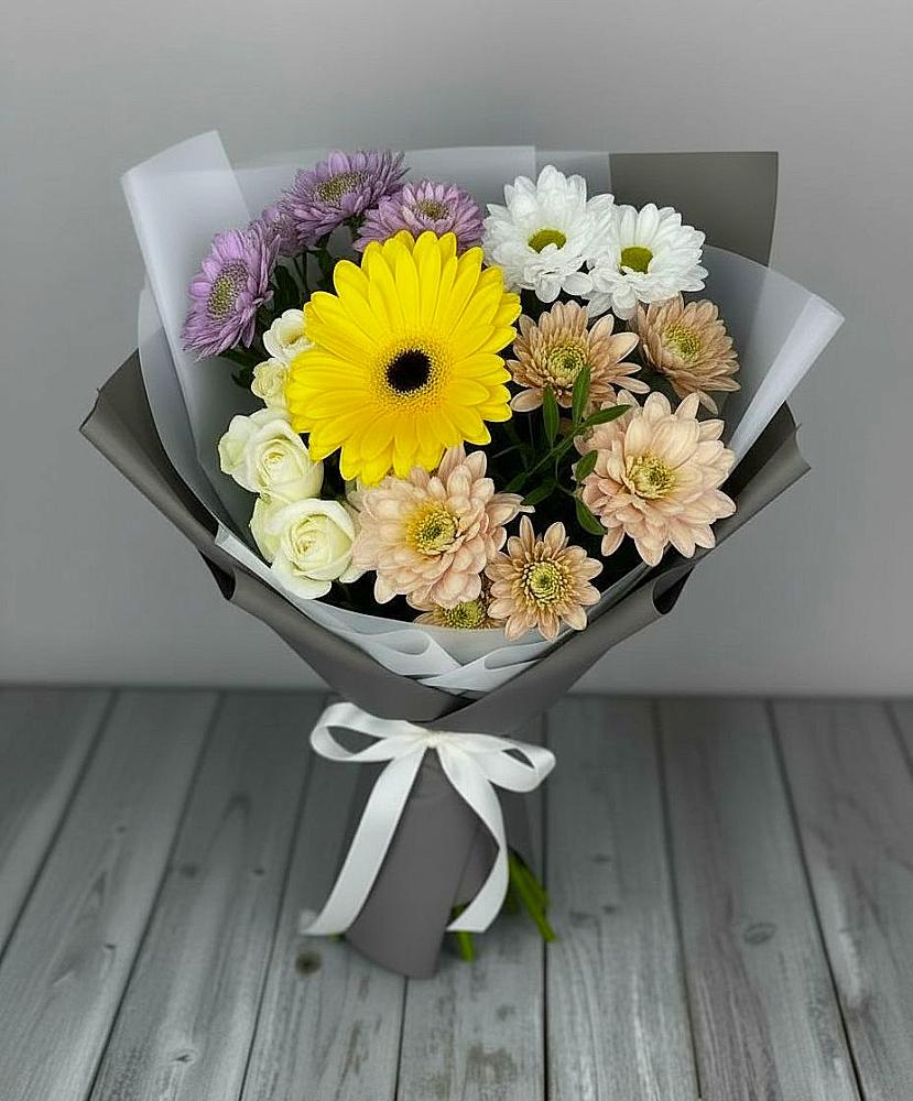 Букет цветов из: Розы, Герберы и Хризантемы в Комаричах