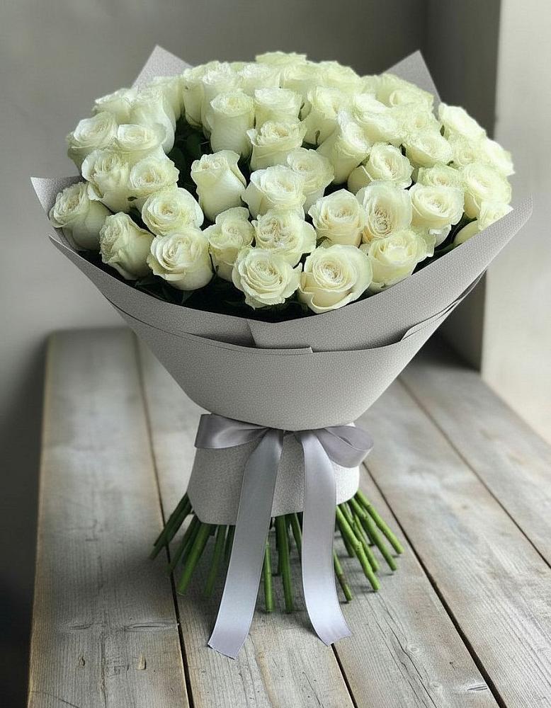 Букет 35 Белых роз в Комаричах