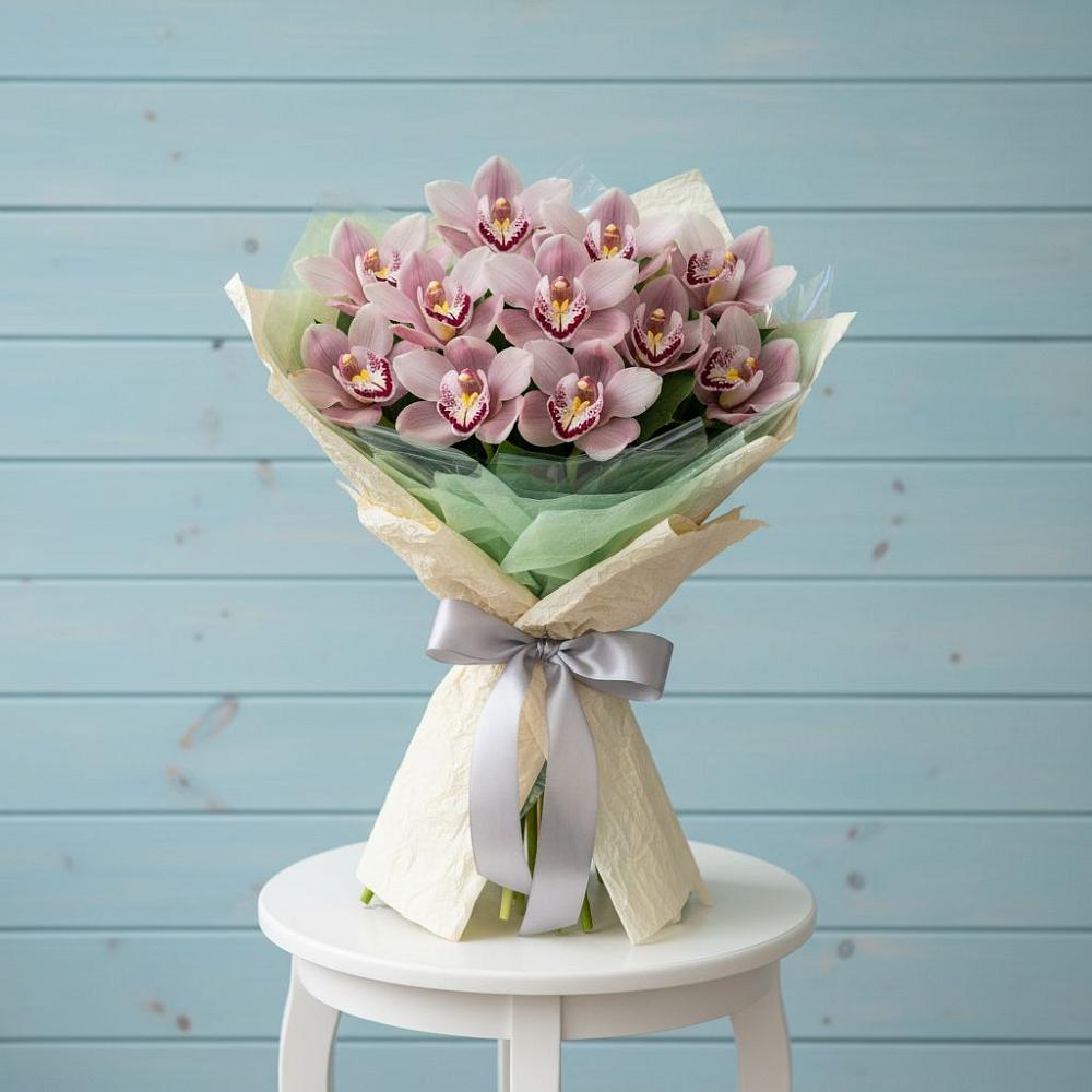 Букет цветов из: Орхидеи и Розы в Комаричах