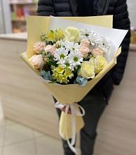 Букет цветов из:  Альстромерии, Розы и Хризантемы в Комаричах