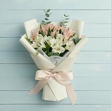 Букет цветов из:  Альстромерии в Комаричах