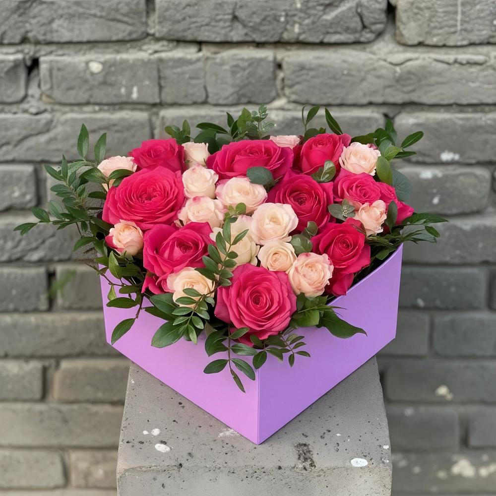 Цветочная композиция из Розы в коробке в Комаричах
