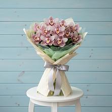 Букет цветов из:  Орхидеи и Розы в Комаричах