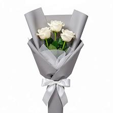 Букет 3 белые розы в Комаричах