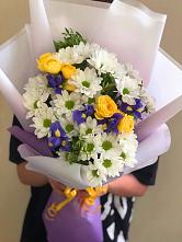 Букет цветов из:  Ирисы, Хризантемы и Розы #REPLACE_PRED# Комаричах