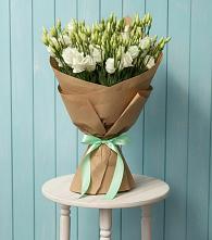 Букет цветов из:  Лизиантусы в Комаричах