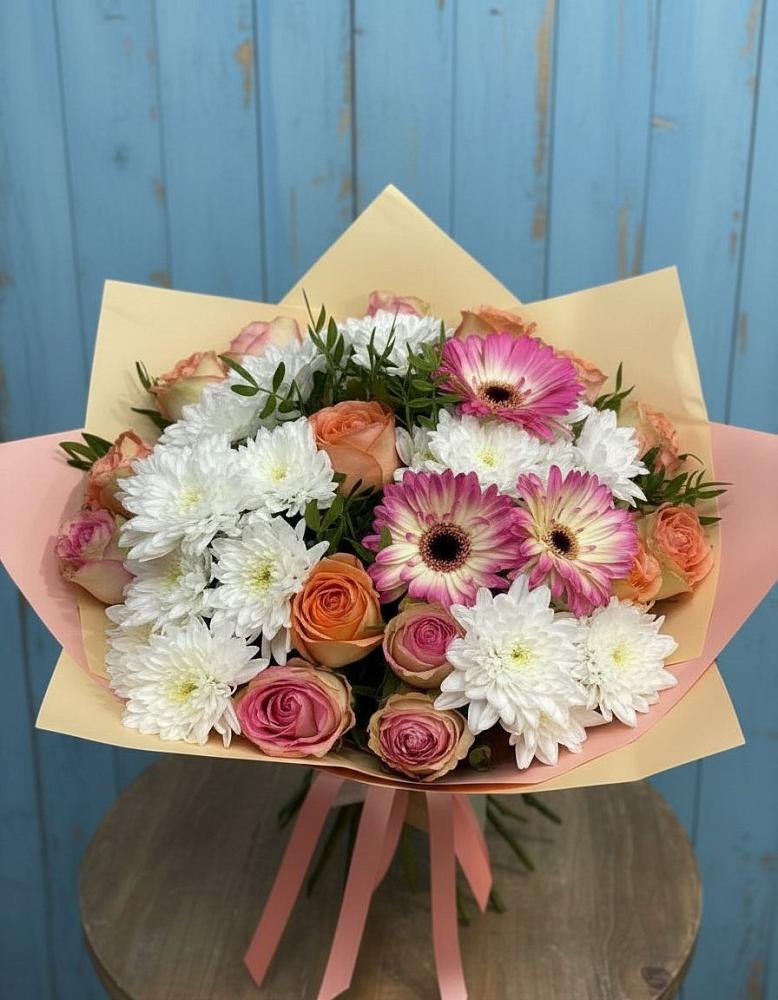 Букет цветов из: Розы, Герберы и Хризантемы в Комаричах
