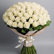 Букет 101 беля роза Белоснежка в Комаричах