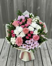 Букет цветов из:  Альстромерии, Гвоздики, Розы и Хризантемы в Комаричах