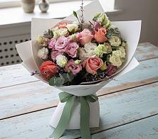 Букет цветов из:  Розы, Лизиантусы и Гвоздики #REPLACE_PRED# Комаричах