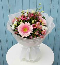 Букет цветов из:  Герберы, Альстромерии и Лизиантусы в Комаричах