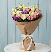 Букет цветов из:  Лизиантусы в Комаричах