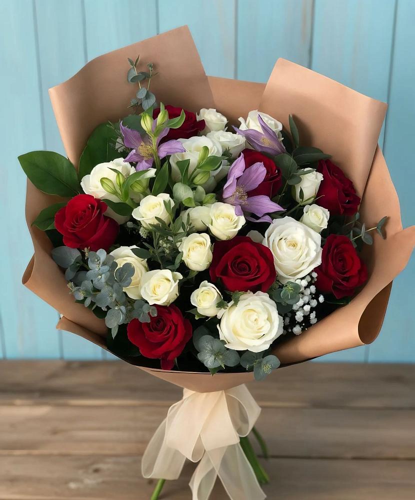 Букет цветов из: Розы и Альстромерии в Комаричах