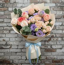 Букет цветов из:  Розы, Лизиантусы и Гвоздики #REPLACE_PRED# Комаричах