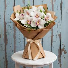 Букет цветов из:  Орхидеи и Розы в Комаричах