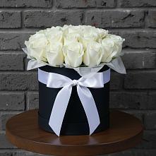 Цветочная композиция из Розы в шляпной коробке в Комаричах