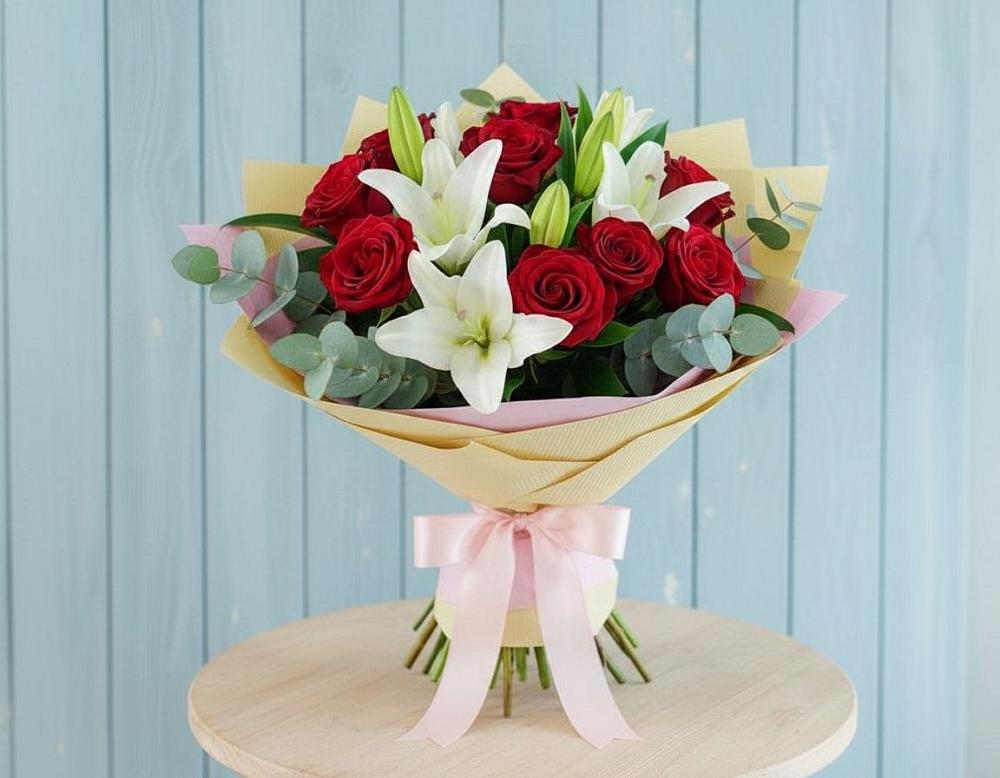 Букет цветов из: Лилии и Розы в Комаричах