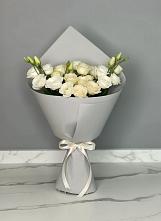 Букет цветов из:  Розы и Лизиантусы в Комаричах